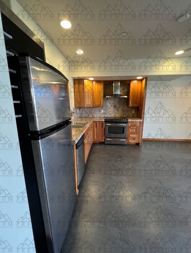 1105 Wilson St in Hood River, OR - Building Photo - Building Photo