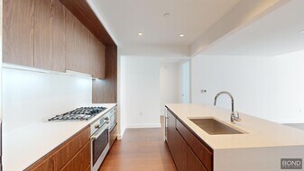 635 W 59th St in New York, NY - Building Photo