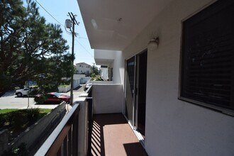 5002 Tujunga Ave in Los Angeles, CA - Foto de edificio - Building Photo