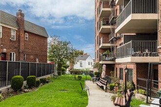 Co-Op in Flushing, NY - Building Photo - Building Photo