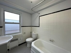 230 Farmington Ave in Hartford, CT - Building Photo - Building Photo