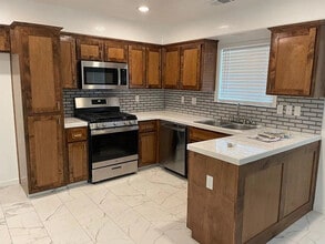 1238 W Westfield Ave in Porterville, CA - Building Photo - Building Photo