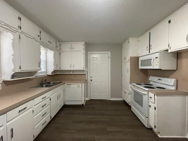 1329 Harrison Ln in Hurst, TX - Building Photo