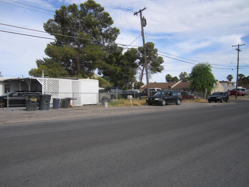 3514 Center Dr in Las Vegas, NV - Building Photo