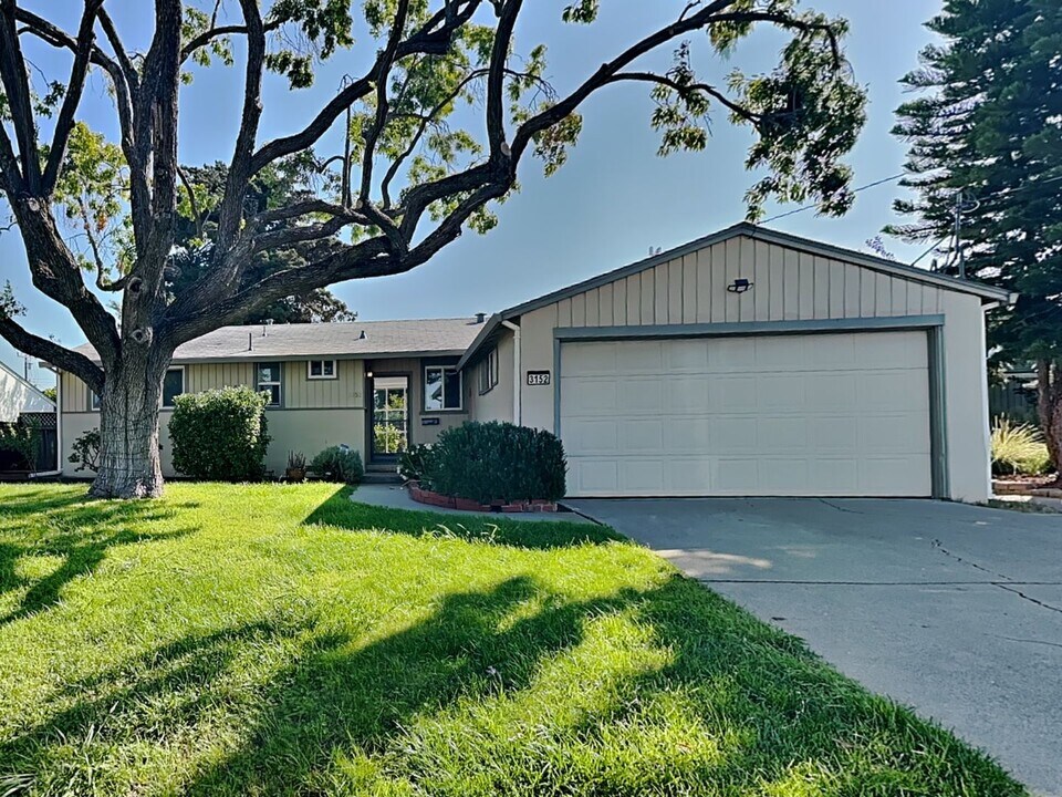 3152 Fitzpatrick Dr in Concord, CA - Foto de edificio