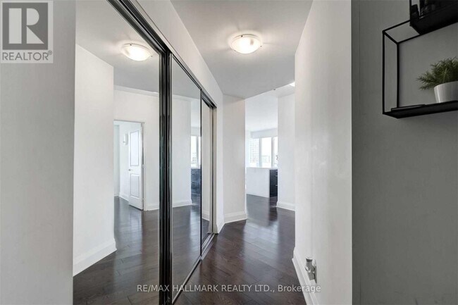 65 St Mary St in Toronto, ON - Building Photo - Building Photo