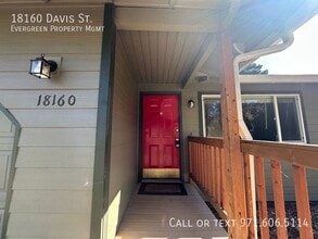 18160 Davis St in Sandy, OR - Building Photo - Building Photo
