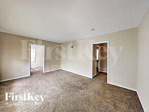 815 St Jean St in Florissant, MO - Building Photo - Building Photo