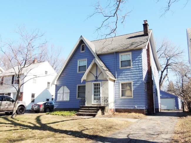 property at 877 Englewood Rd