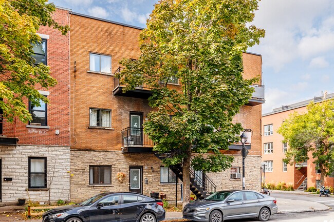 5701 Hadley Rue in Montréal, QC - Building Photo - Building Photo