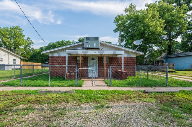 property at 316 W 6th Ave