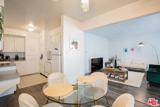 1449 Butler Ave in Los Angeles, CA - Foto de edificio - Building Photo