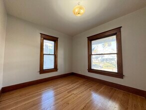 617 Splitlog Ave in Kansas City, KS - Foto de edificio - Building Photo