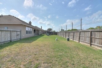 7326 Aborigine St in Corpus Christi, TX - Building Photo - Building Photo