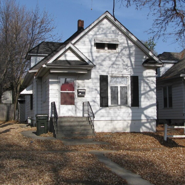 710 W Stoughton Street in Urbana, IL - Building Photo