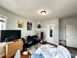 1085 Dorchester Ave, Unit 3 in Boston, MA - Building Photo - Building Photo