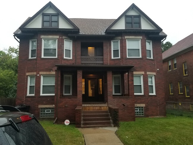 865 Pingree St, Unit 865 Pingree St