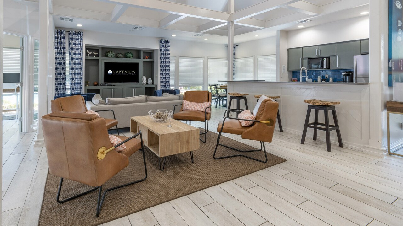 Lakeview at Palm Harbor in Palm Harbor, FL - Foto de edificio