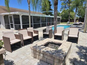 109 Gibraltar St in Royal Palm Beach, FL - Building Photo - Building Photo