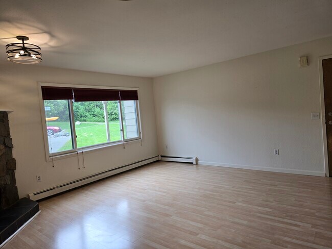 355 Donna Dr, Unit #15 in Anchorage, AK - Building Photo - Building Photo