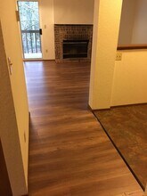 5513 Cirque Dr W, Unit C in University Place, WA - Building Photo - Building Photo