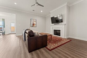 3145 Creekmere Ln in Baton Rouge, LA - Foto de edificio - Building Photo