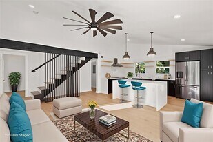 3904 Highland Dr in Austin, TX - Building Photo