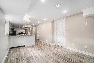 17 Overlake Dr in Ottawa, ON - Building Photo - Building Photo