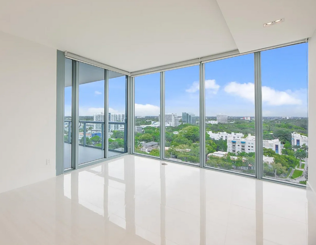 601 NE 36th St, Unit 1303 in Miami, FL - Foto de edificio - Building Photo
