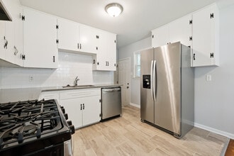 2301 W 73rd St in Prairie Village, KS - Building Photo - Building Photo