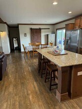 1127 Callihan Rd in Luling, TX - Building Photo - Building Photo