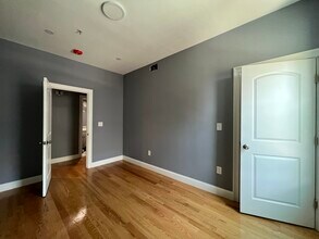 341 Cambridge St, Unit 2 in Cambridge, MA - Building Photo - Building Photo