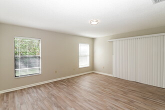 5779 Forester Oak Ct in Sarasota, FL - Building Photo - Building Photo