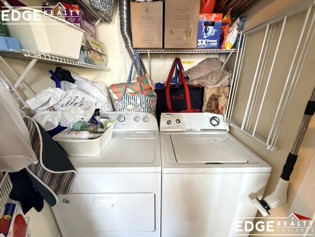 30 Mount Hope St in Boston, MA - Foto de edificio - Building Photo