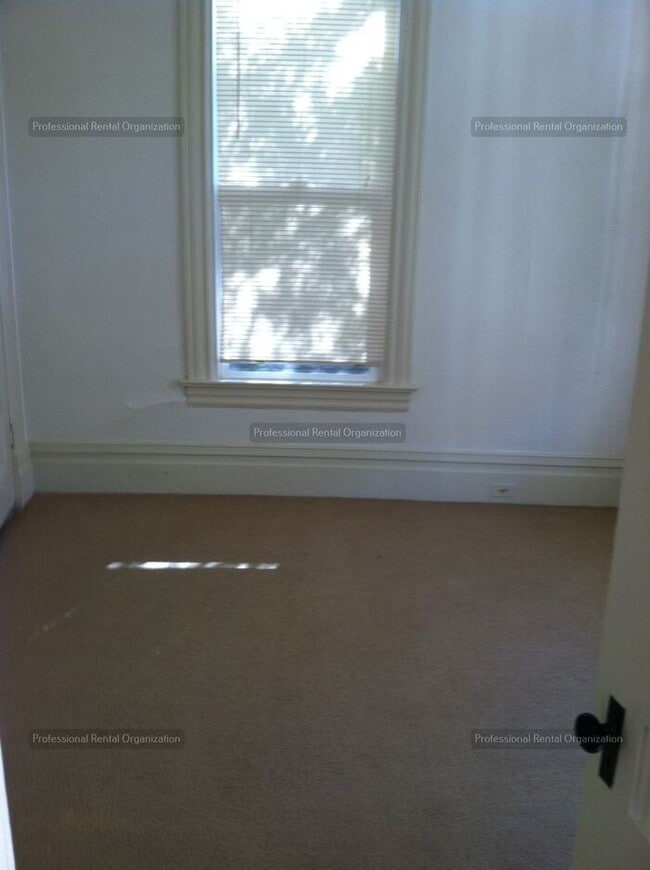 27 Union St in Petaluma, CA - Building Photo - Building Photo