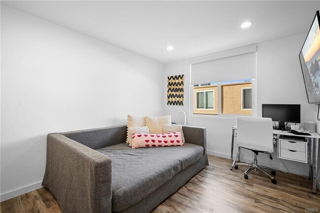 5435 Yarmouth Ave in Los Angeles, CA - Building Photo - Building Photo