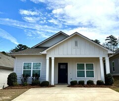 2021 Weaver Way in Leeds, AL - Building Photo