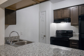 Silver Star Apartments in Houston, TX - Building Photo - Interior Photo