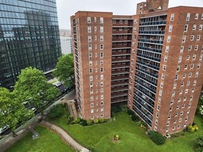 98-20 62nd Dr in Queens, NY - Building Photo - Building Photo