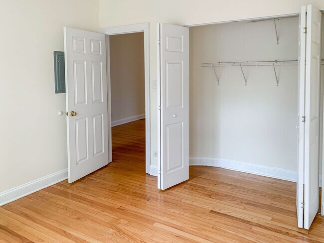 5206 N Leavitt St, Unit 2 in Chicago, IL - Building Photo - Building Photo
