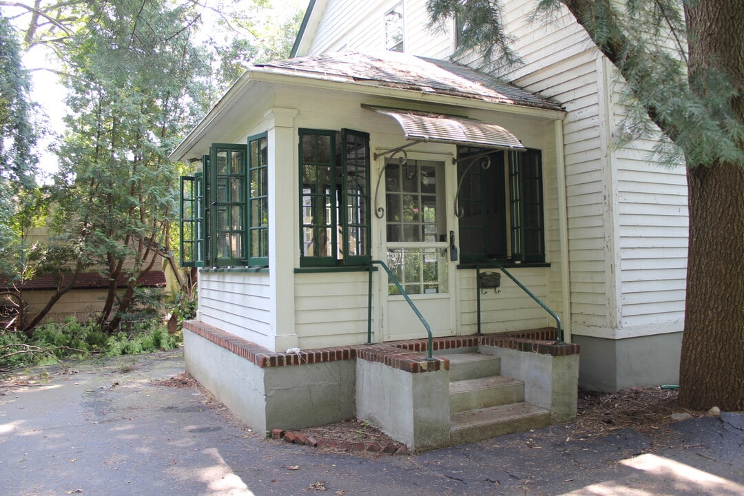 25 S Monroe St, Unit A in Ridgewood, NJ - Foto de edificio