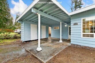 14215 SE 41st St in Bellevue, WA - Foto de edificio - Building Photo