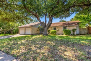 11601 D-K Ranch Rd in Austin, TX - Building Photo