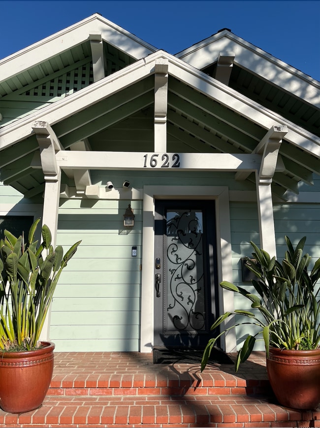 property at 1622 N Sierra Bonita Ave