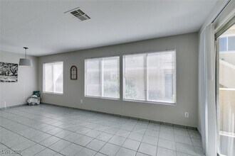 1400 Jamielinn Ln, Unit 104 in Las Vegas, NV - Building Photo - Building Photo