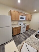 33 Mechanic St, Unit A in North Bennington, VT - Building Photo
