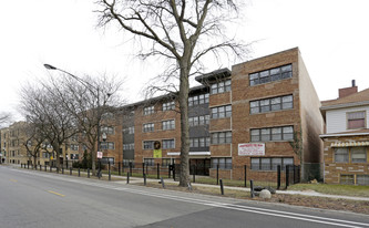 7801 S South Shore Dr in Chicago, IL - Building Photo