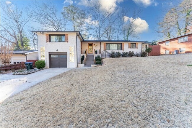 property at 3844 Longview Dr