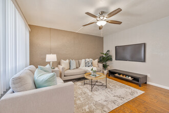 Madison on 16th in Phoenix, AZ - Building Photo - Interior Photo