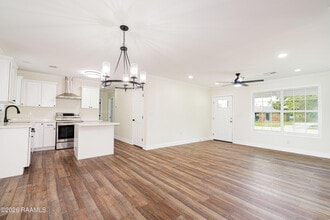 906 Priscilla Ln in Lafayette, LA - Building Photo - Building Photo